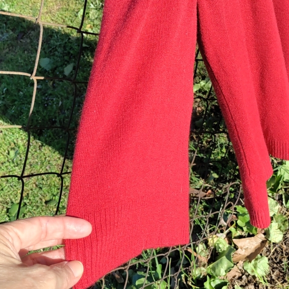 Red cowl neck pull over sweater size 1X - Picture 6 of 8
